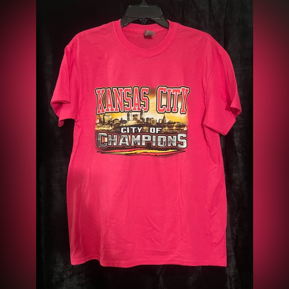 Gildan Chiefs T-shirt Pink